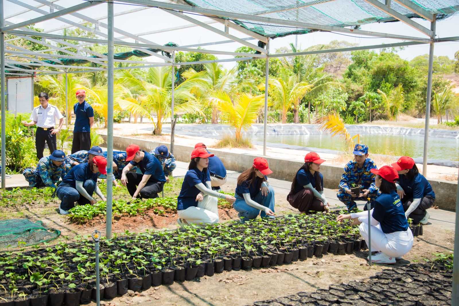 Thượng tá Chu Hải Công và câu chuyện niềm tin xanh nơi đầu sóng